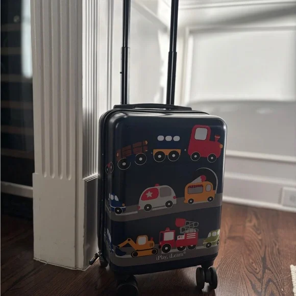 iPlay Kids Luggage/Carryon/Suitcase, 18" hard Set, Backpack, 4 Spinner Wheels - Picture 2 of 13